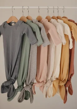 Best Geknotetes Babykleid Oberteile|Overalls