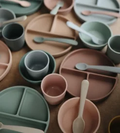 Hot Silikon Teller mit Saugnapf Kinder Kindergeschirr & Besteck